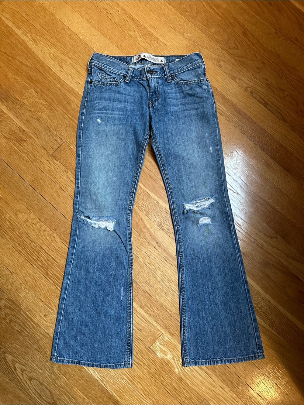 Hollister Women’s Size 3S Distressed Flare Jeans Vintage